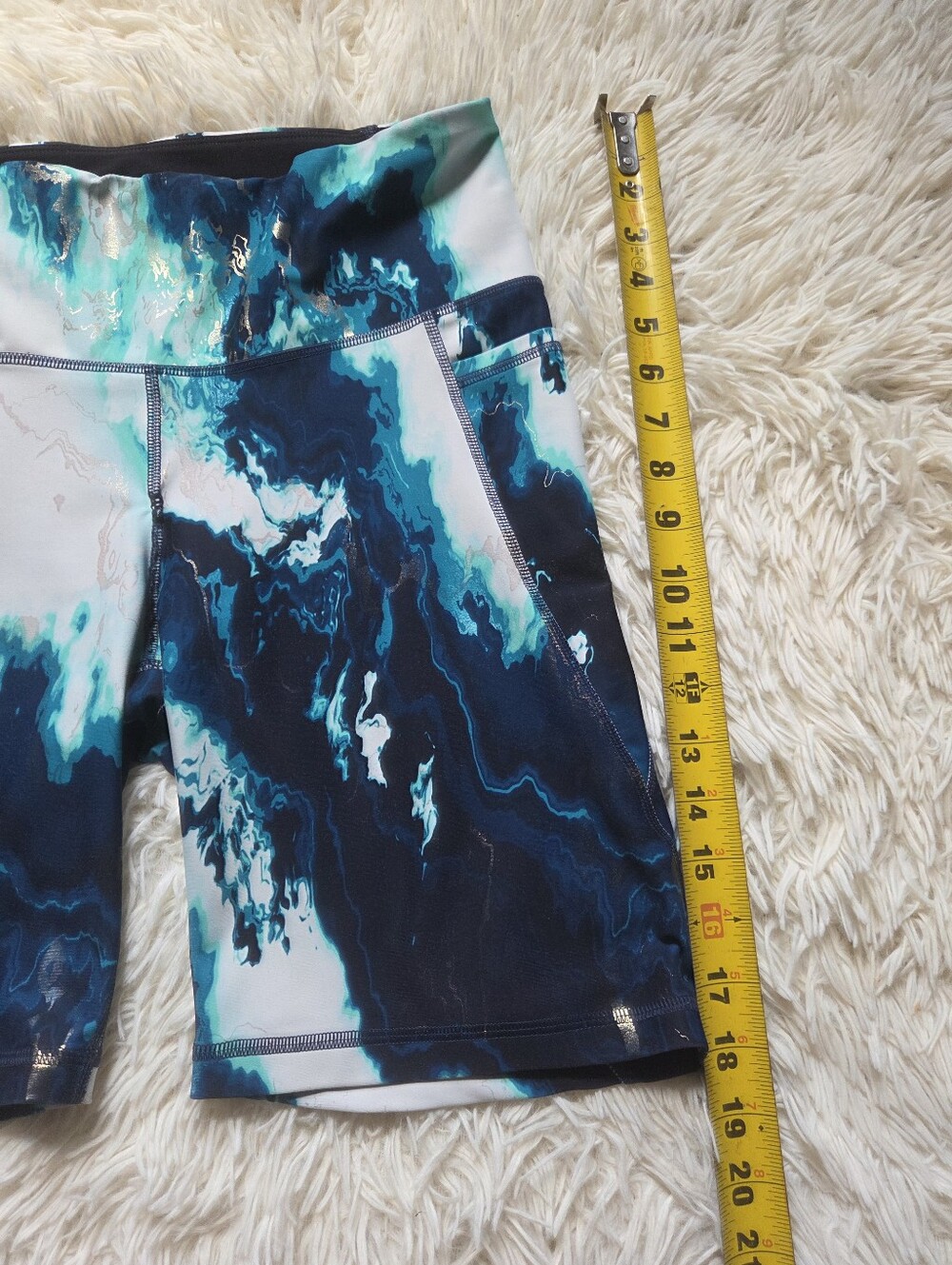 Old Navy Blue/White/Gold Marble Powersoft Bike Shorts 8" Inseam Size Womens L - Picture 5 of 9